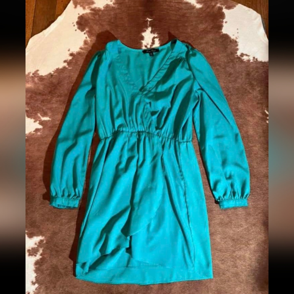 Medium turquoise Honey Punch dress